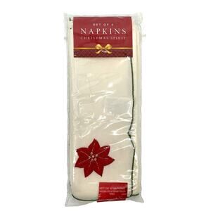 NWT Bed Bath & Beyond Christmas Spirit Poinsettia Napkins Set of Four-Old Stock